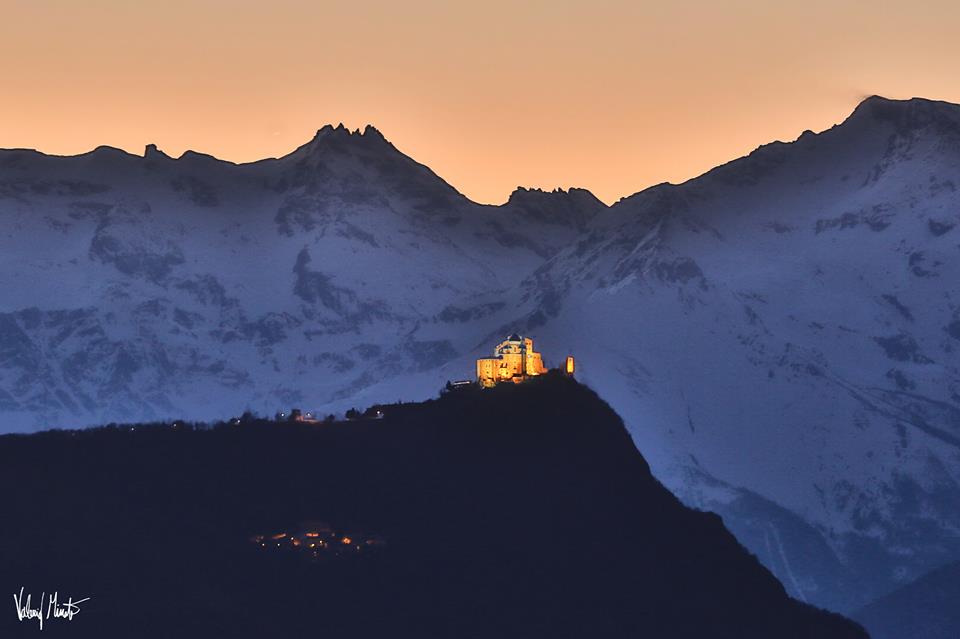 Un gioiello incastonato nelle montagne, la Sacra di San Michele sulla sommità del monte Pirchiriano (Valerio Minato)